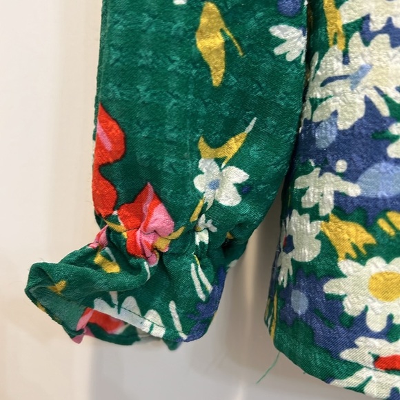 Loft Floral Green Women's Top size small. - Picture 9 of 10